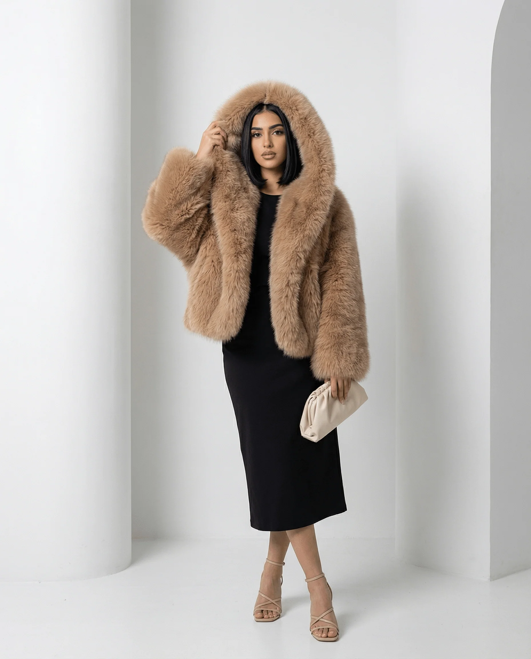 Veste Ravena à capuche en fausse fourrure